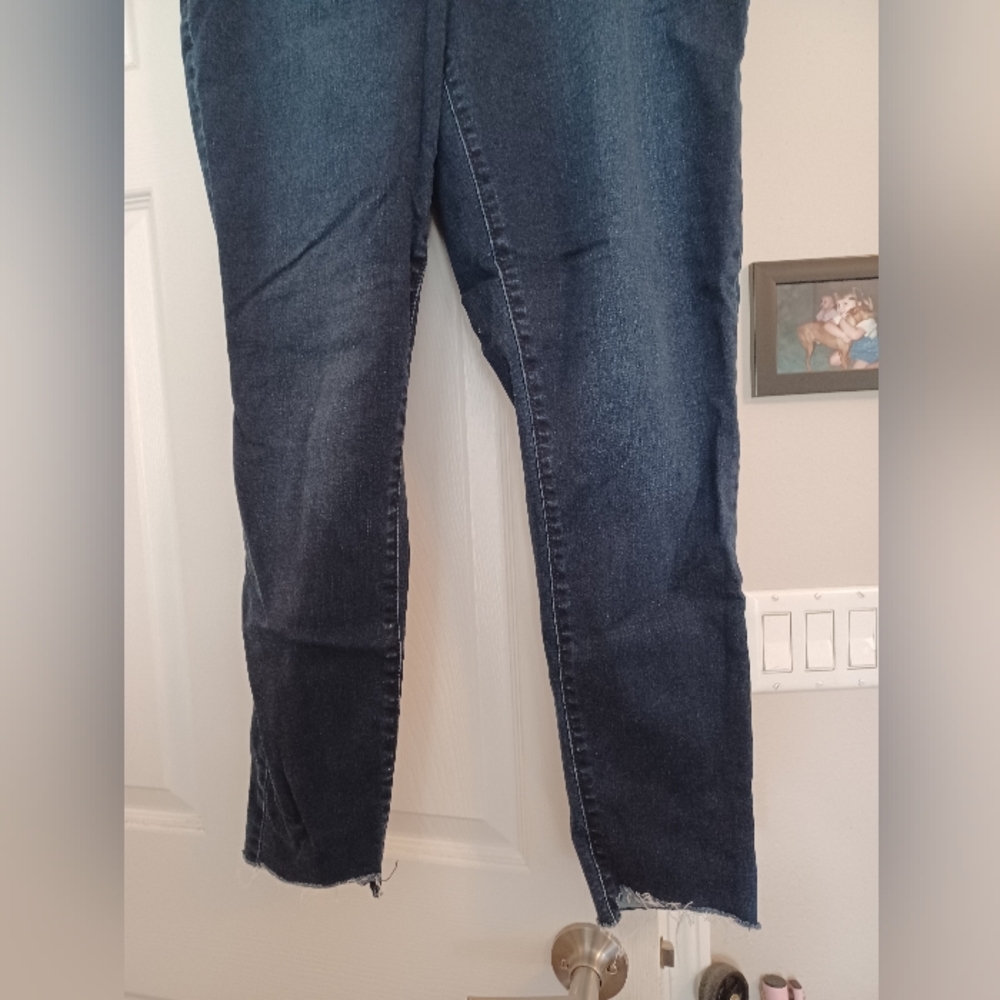 Old navy raw hem rockstar skinny jeans